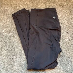 Athleta Salutation Stash 7/8 leggings